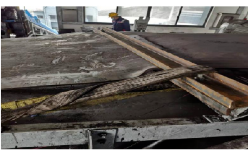 KWZKML SPORTS钢丝输送带硫化机胶接工艺流程分享