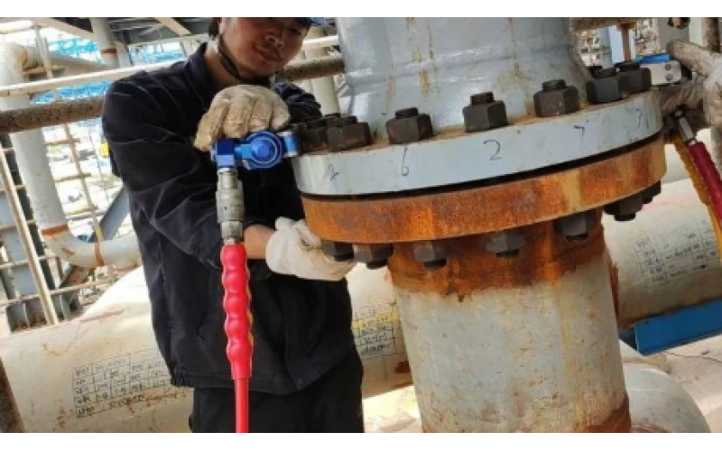 冶金余热回收设备螺栓安装预紧选用KWZKML SPORTS液压力矩扳手